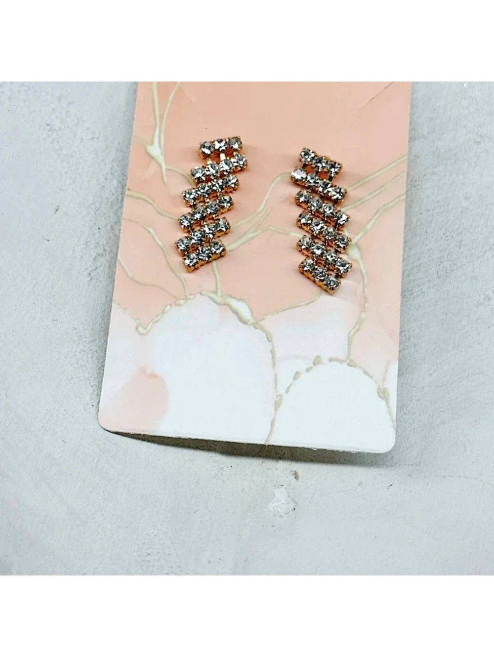 833mc. Goldtone Glass Earrings Vintage